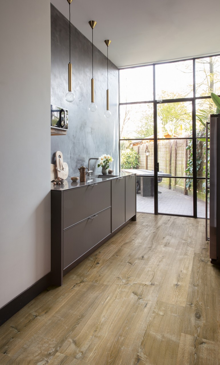 Quick-Step Impressive IM8257 Rozs tölgy, 1380x190x8 mm